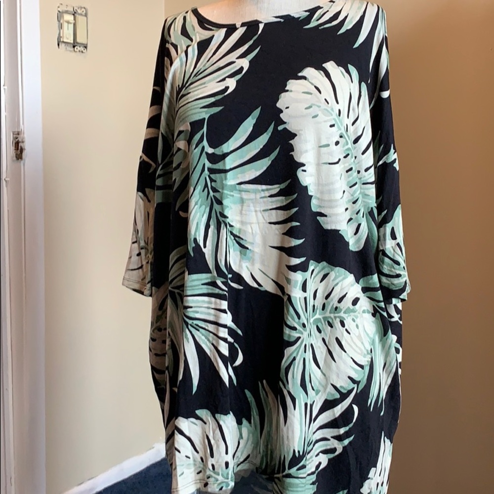 Large lularoe palm tee shirt